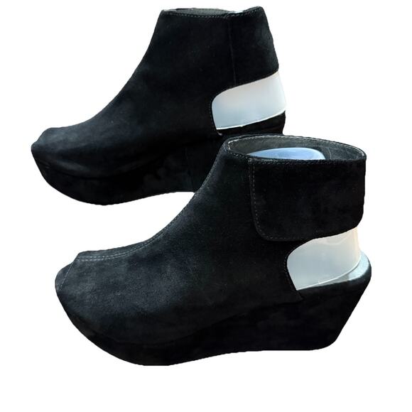 Chocolat Blu Shoes - Chocolat Blu “White” Black Suede open toe Leather platform Shoes Size 8 Women